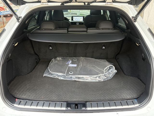 F Sport版 電動椅 電尾門 全景天窗 360環景 盲點偵測 衛星導航 抬頭顯示器 換擋撥片 僅跑7萬多公里  第3張相片