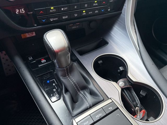 F Sport版 電動椅 電尾門 全景天窗 360環景 盲點偵測 衛星導航 抬頭顯示器 換擋撥片 僅跑7萬多公里  第12張相片