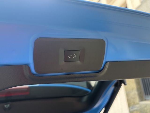 i-S EyeSight版 天窗 電動椅 電尾門 360環景 電子後視鏡 自動停車 雙區恆溫空調 抬頭顯示器 僅跑4萬  第4張相片