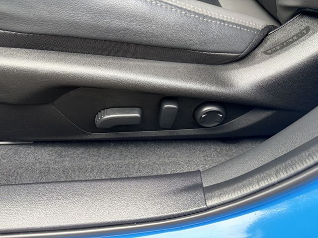 i-S EyeSight版 天窗 電動椅 電尾門 360環景 電子後視鏡 自動停車 雙區恆溫空調 抬頭顯示器 僅跑4萬  第7張相片