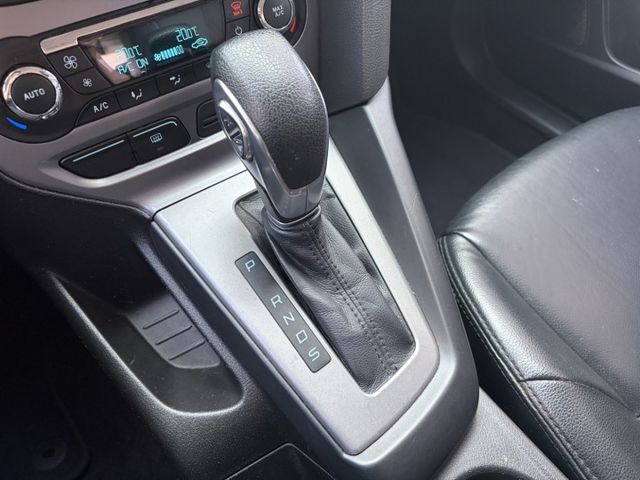 2015年 FOCUS1.6五門運動版 定速巡航 雙區恆溫空調 加裝電子後視鏡 僅跑10萬公里 原廠保養 全車原版件  第9張相片