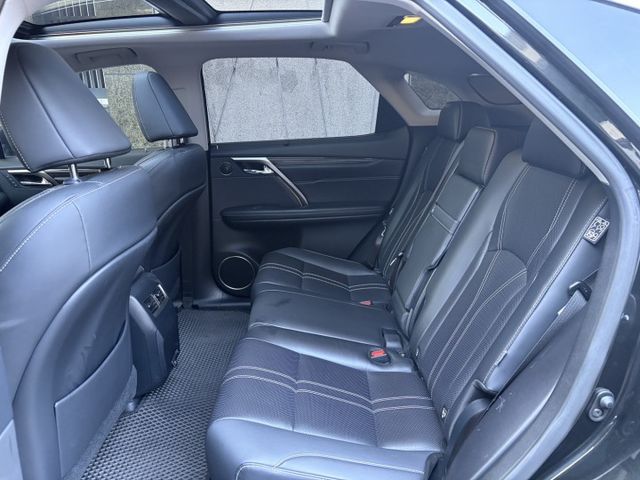 旗艦版 電動通風座椅 電尾門 全景天窗 全速域ACC 衛星導航 360環景 抬頭顯示器 固定原廠保養  第6張相片