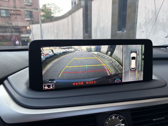 旗艦版 電動通風座椅 電尾門 全景天窗 全速域ACC 衛星導航 360環景 抬頭顯示器 固定原廠保養  第10張相片