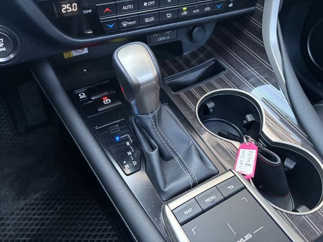 旗艦版 電動通風座椅 電尾門 全景天窗 全速域ACC 衛星導航 360環景 抬頭顯示器 固定原廠保養  第12張相片