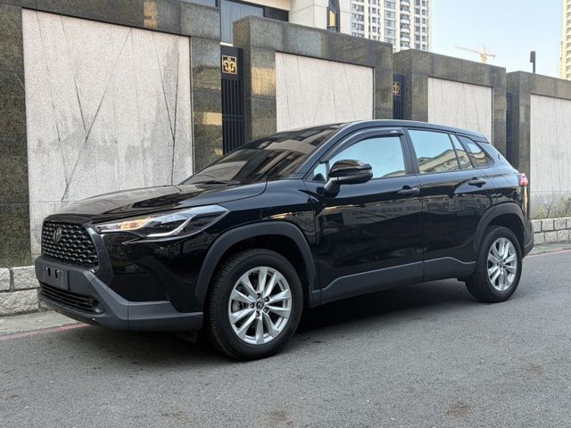 豪華版 WIFI主機 儀表資訊幕 恆溫空調 全速域ACC 倒車雷達 感應頭燈 循跡防滑 固定原廠保養  第1張相片