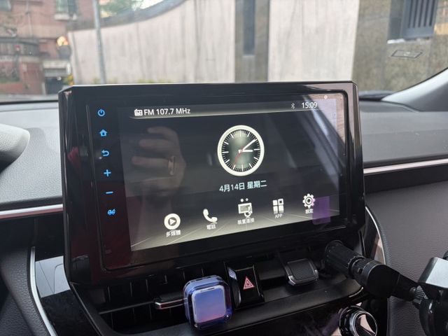 豪華版 WIFI主機 儀表資訊幕 恆溫空調 全速域ACC 倒車雷達 感應頭燈 循跡防滑 固定原廠保養  第6張相片