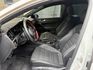2018年式 Golf R版 電動天窗 電動椅 數位儀表 衛星導航 倒車顯影 雙區恆溫空調 I-Key 僅跑7萬多公里  第4張縮圖