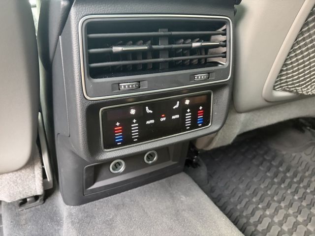 2021年式 55 TSI版 全景天窗 電動椅 電尾門 360環景 ACC跟車 盲點偵測 數位儀表 全車包膜 原廠保養  第13張相片