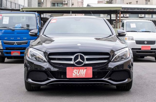 2015年 C300認證車 精品外匯 西裝暴徒 LED頭燈 柏林之音 摸門 雙電動記憶椅 換檔撥片 僅跑11萬多公里  第2張相片