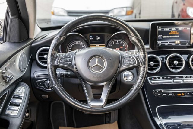 2015年 C300認證車 精品外匯 西裝暴徒 LED頭燈 柏林之音 摸門 雙電動記憶椅 換檔撥片 僅跑11萬多公里  第10張相片