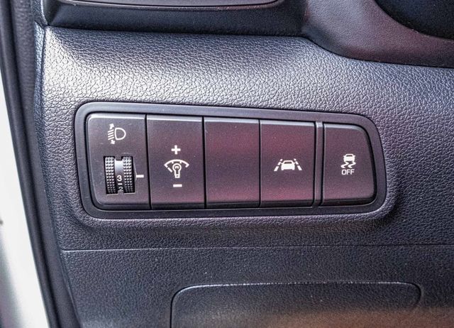 豪華版 ACC跟車 定速巡航 I-KEY 電動椅 盲點偵測 衛星導航 多功能方向盤 升級安卓影音 四輪全新胎  第18張相片