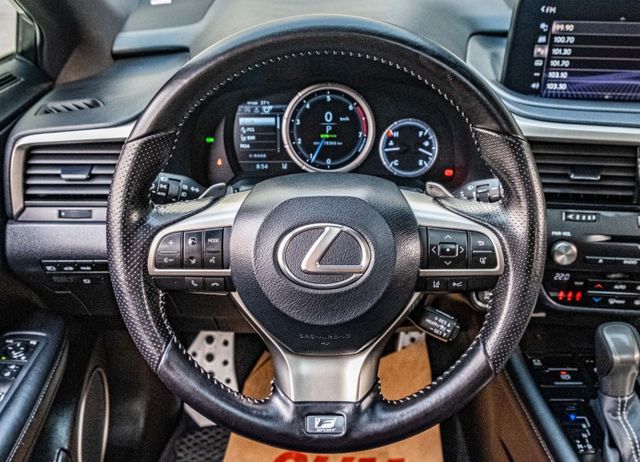 F Sport版 電動椅 電尾門 全景天窗 360環景 盲點偵測 衛星導航 抬頭顯示器 換擋撥片 僅跑7萬多公里  第10張相片