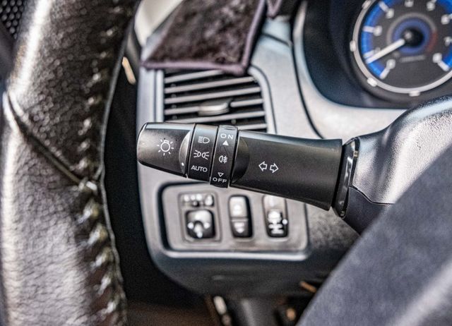 Zinger貨卡晶鑽型 定速巡航 倒車雷達 電子後視鏡 17吋圈 加裝升縮捲簾 載重700公斤 僅跑3萬多公里  第12張相片