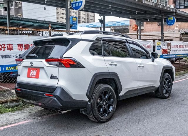 躍野冒險版 4WD 電動座椅 電尾門 全彩數位儀表 360環景 衛星導航 全速域ACC 原廠保固中  第4張相片