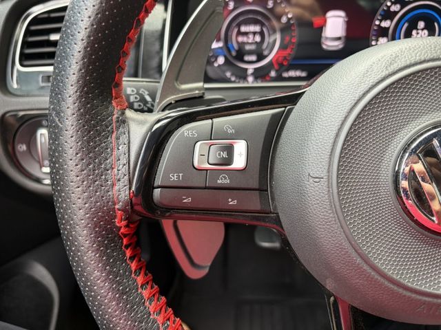 2018年式 Golf R版 電動天窗 電動椅 數位儀表 衛星導航 倒車顯影 雙區恆溫空調 I-Key 僅跑7萬多公里  第11張相片