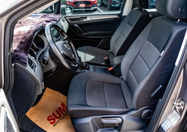 2016年式 280 TDI Comfort Line版 歐係操駕 倒車顯影 加裝地圖導航 後座出風口 僅跑12萬公里  第6張相片