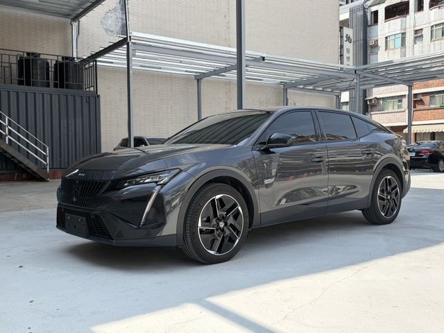 GT Premium版 電動電熱椅 電尾門 環景影像 倒車顯影 衛星導航 電子後視鏡 原廠保固中 僅跑3萬多公里  第1張相片