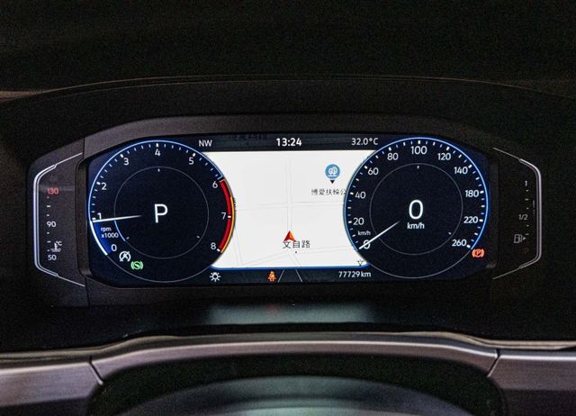 280 TSI Life版 電動加熱椅 電尾門 盲點偵測 倒車顯影 全彩數位儀表 多功能方向盤 僅跑7萬多公里  第18張相片