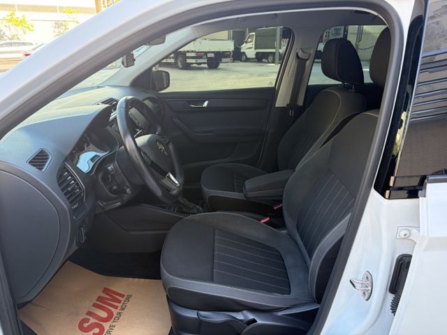 Fabia Combi 1.0 TSI版 全景天窗 盲點偵測 ACC跟車 胎壓偵測 恆溫空調 I-Key LED日行燈  第4張相片