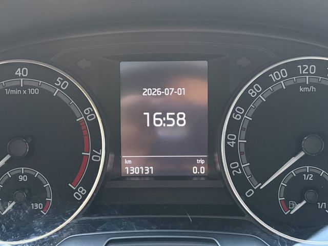 Fabia Combi 1.0 TSI版 全景天窗 盲點偵測 ACC跟車 胎壓偵測 恆溫空調 I-Key LED日行燈  第14張相片