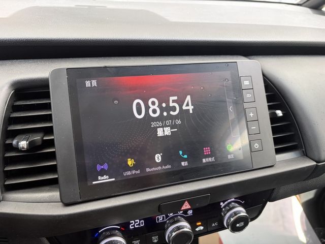 Home汽油版 LED燈組 ACC跟車 倒車雷達 恆溫空調 I-Key 全彩數位儀表 僅跑7萬多公里 固定原廠保養  第6張相片