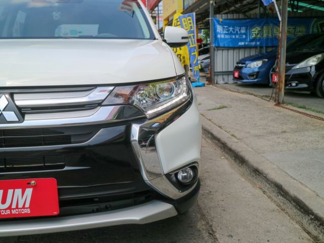 【僅跑４萬 全車原鈑件】７安｜CARPLAY｜I-KEY｜ACC跟車｜車道偏移輔助｜導航｜倒車顯影｜後座出風｜方向盤快控  第2張相片