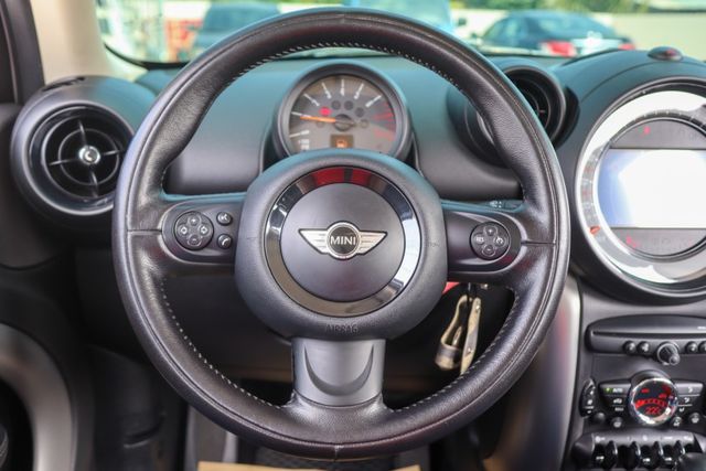 【總代理小改款 全原鈑件】HID頭燈｜倒車影像｜CARPLAY｜導航｜LED日行燈｜恆溫｜定速｜方向盤快控｜ISOFIX  第11張相片