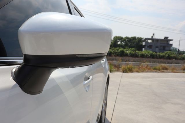 【尊榮安全版 全車原鈑件】全原廠保養｜I-KEY｜HUD抬頭顯示｜選配導航｜倒車影像｜自動煞停｜方向盤快控｜LED頭燈｜  第5張相片