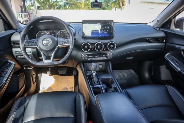【尊爵版 僅跑３萬】新車保固中│原廠保養│全速域跟車│環景│CARPLAY│後座出風│ISOFIX│車道偏移輔助│盲點  第7張相片