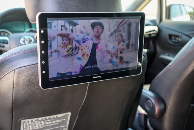 【里程僅１０萬 全車原鈑件】方向盤快控│抬頭顯示│倒車顯影│衛星導航│後座影音│後座出風│ISOFIX│恆溫空調│  第12張相片