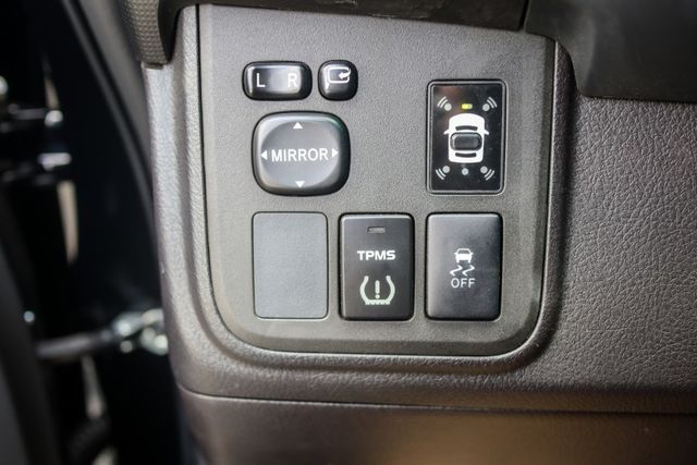 【最頂級尊爵版 全車原鈑件】I-KEY│電動椅│HID頭燈│導航│倒車顯影│ISOFIX│後座出風│循跡防滑│胎壓偵測  第12張相片
