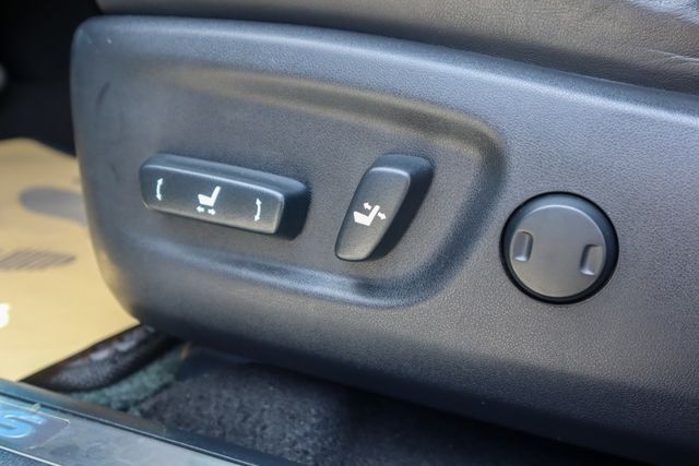 【豪華版NX200T 全原鈑件】I-KEY│渦輪引擎│電動尾門│冷熱通風椅│雙電動座椅│倒車顯影│後座出風│ISOFIX  第9張相片