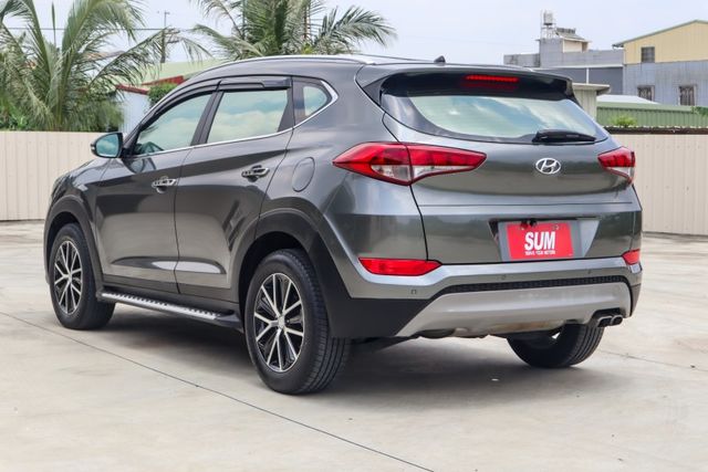 【1.6渦輪引擎 僅跑５萬９】原廠保養│原鈑件│I-KEY│衛星導航│倒車顯影│後座出風│ISOFIX│電動椅│雙區恆溫  第2張相片