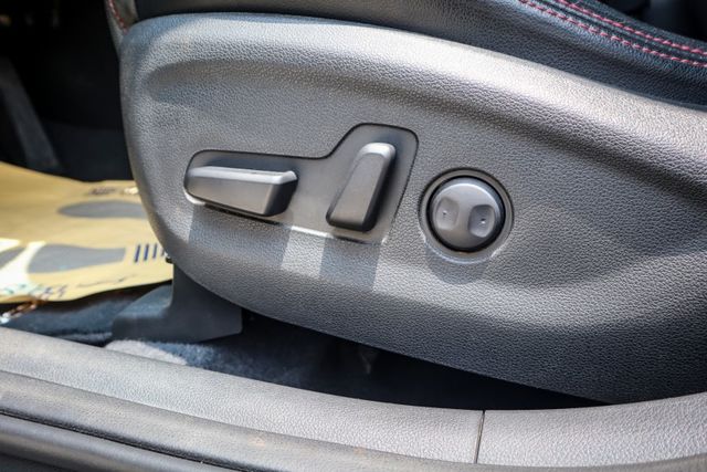 【1.6渦輪引擎 僅跑５萬９】原廠保養│原鈑件│I-KEY│衛星導航│倒車顯影│後座出風│ISOFIX│電動椅│雙區恆溫  第10張相片