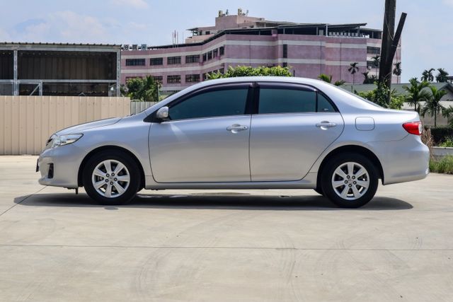 【影音精裝特仕車 原廠保養】一手車│七速手自排│雙色內裝│前後車距雷達│衛星導航│數位電視│行車紀錄│定速巡航│  第3張相片