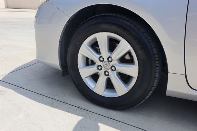 【影音精裝特仕車 原廠保養】一手車│七速手自排│雙色內裝│前後車距雷達│衛星導航│數位電視│行車紀錄│定速巡航│  第4張相片