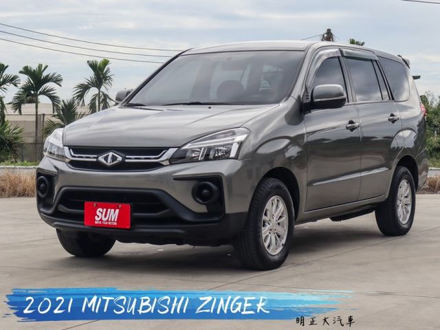 【精緻影音版 全車原鈑件】里程保證│衛星導航│倒車顯影│定速巡航│ISOFIX│後座獨立空調│胎壓偵測│自動感應頭燈  第1張相片