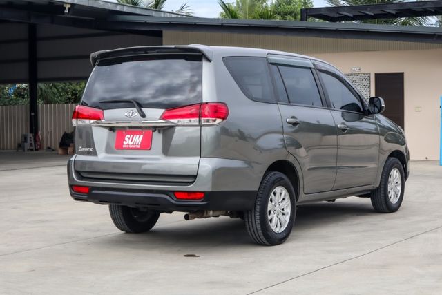 【精緻影音版 全車原鈑件】里程保證│衛星導航│倒車顯影│定速巡航│ISOFIX│後座獨立空調│胎壓偵測│自動感應頭燈  第5張相片