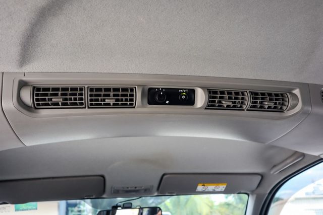 【精緻影音版 全車原鈑件】里程保證│衛星導航│倒車顯影│定速巡航│ISOFIX│後座獨立空調│胎壓偵測│自動感應頭燈  第10張相片