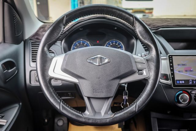 【精緻影音版 全車原鈑件】里程保證│衛星導航│倒車顯影│定速巡航│ISOFIX│後座獨立空調│胎壓偵測│自動感應頭燈  第11張相片