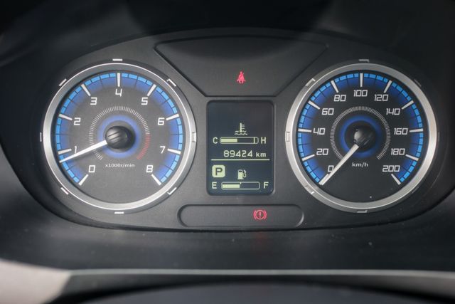 【精緻影音版 全車原鈑件】里程保證│衛星導航│倒車顯影│定速巡航│ISOFIX│後座獨立空調│胎壓偵測│自動感應頭燈  第12張相片