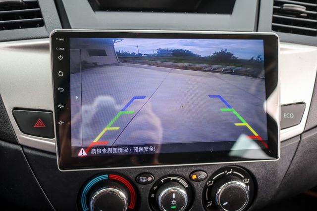 【精緻影音版 全車原鈑件】里程保證│衛星導航│倒車顯影│定速巡航│ISOFIX│後座獨立空調│胎壓偵測│自動感應頭燈  第14張相片