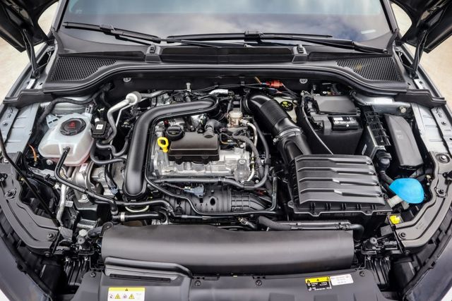 【小改款豪華動能版 原廠保養】全車原鈑件│全速域跟車│車道置中│CARPLAY│數位儀表│電子後視鏡│盲點偵測│電動尾門  第17張相片