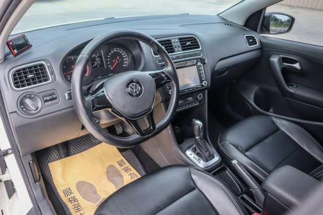 【日本愛信６速變速箱 全車原鈑件】最頂級HL版│衛星導航│ISOFIX│恆溫空調│USB│倒車雷達│ABS煞車輔助│藍芽  第6張相片