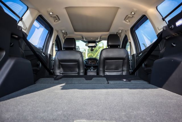 【最頂級旗艦版 原廠保養】全車原鈑件│ACC跟車│車道維持│腳踢電動尾門│電動椅│HID頭燈│ISOFIX│自動停車系統  第7張相片