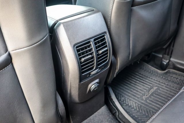 【最頂級旗艦版 原廠保養】全車原鈑件│ACC跟車│車道維持│腳踢電動尾門│電動椅│HID頭燈│ISOFIX│自動停車系統  第12張相片