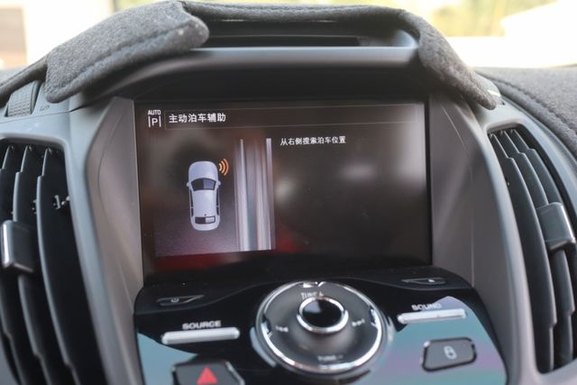 【最頂級旗艦版 原廠保養】全車原鈑件│ACC跟車│車道維持│腳踢電動尾門│電動椅│HID頭燈│ISOFIX│自動停車系統  第16張相片