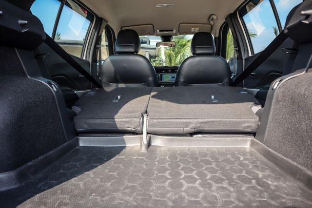 【頂級智行旗艦版 全車原鈑件】360環景影像│車道偏移警示│HUD抬頭顯示│LED頭燈│I-KEY│CARPLAY  第6張相片