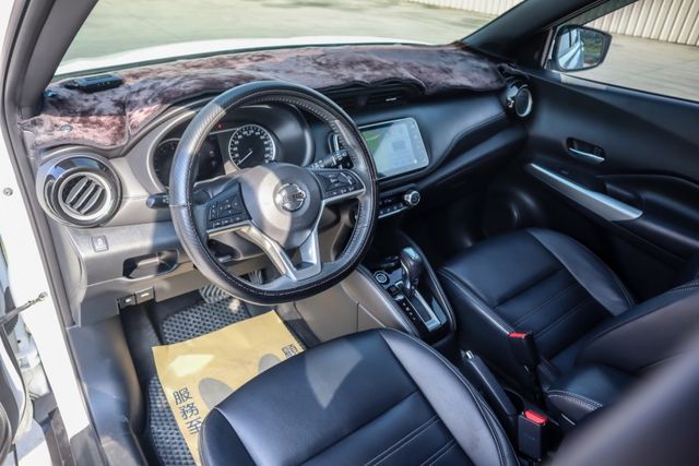 【頂級智行旗艦版 全車原鈑件】360環景影像│車道偏移警示│HUD抬頭顯示│LED頭燈│I-KEY│CARPLAY  第7張相片