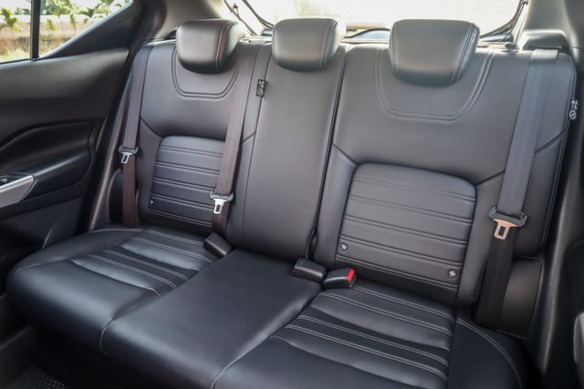 【頂級智行旗艦版 全車原鈑件】360環景影像│車道偏移警示│HUD抬頭顯示│LED頭燈│I-KEY│CARPLAY  第9張相片